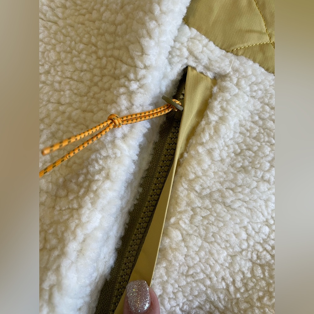 Billabong Adventure Division Quilted Yellow & Cream Sherpa Jacket - Picture 5 of 15